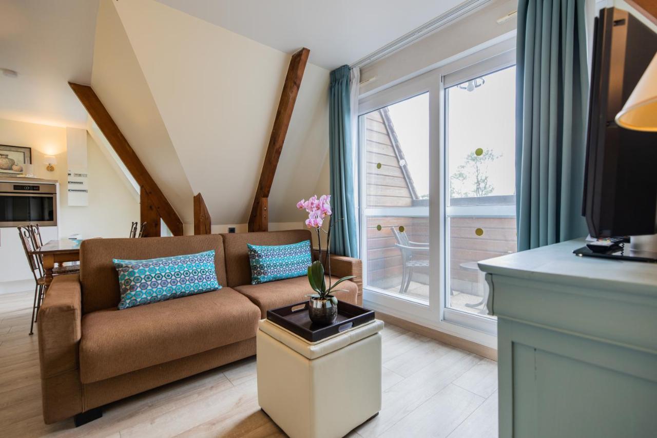 Club Wyndham Normandy Aparthotel Connelles Exteriör bild