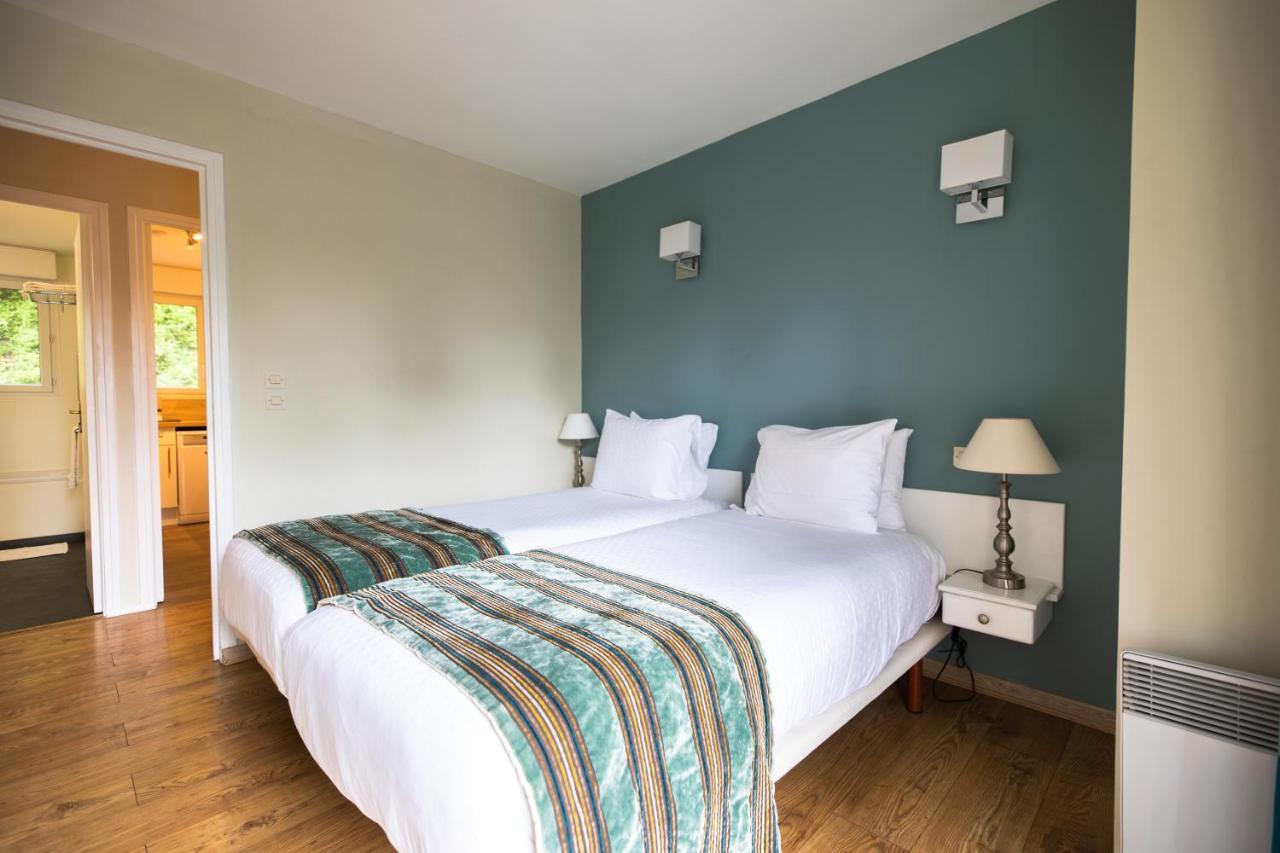 Club Wyndham Normandy Aparthotel Connelles Exteriör bild
