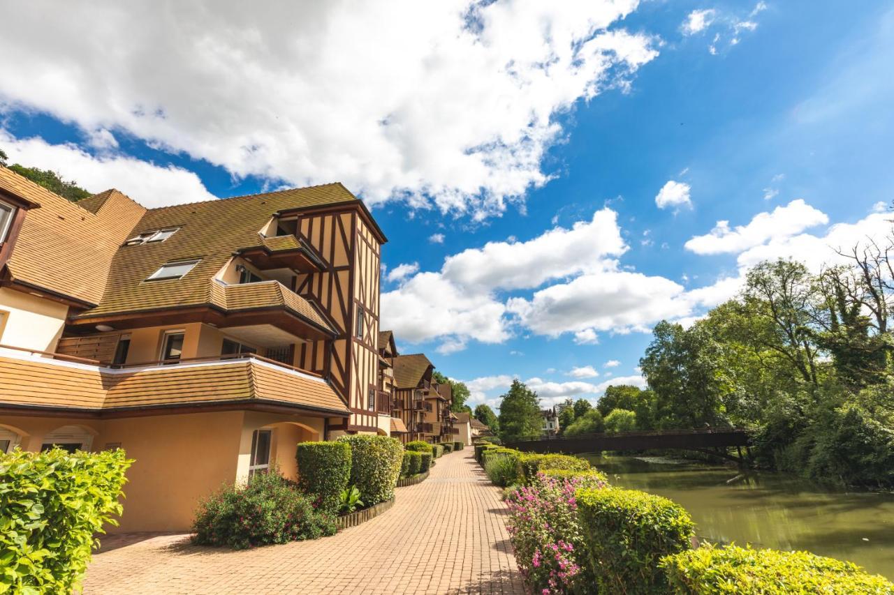 Club Wyndham Normandy Aparthotel Connelles Exteriör bild