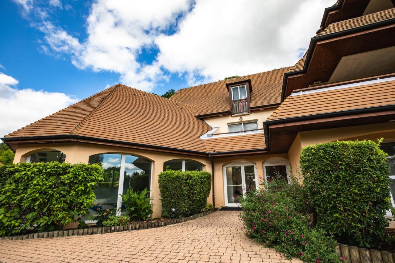 Club Wyndham Normandy Aparthotel Connelles Exteriör bild